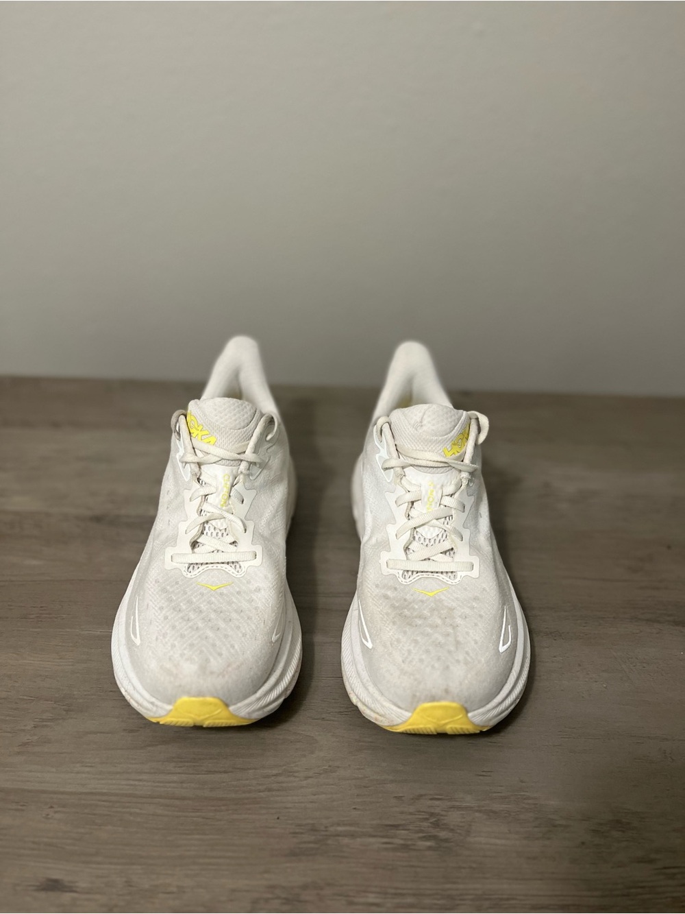 Hoka One One Clifton 9 “White Lemonade “